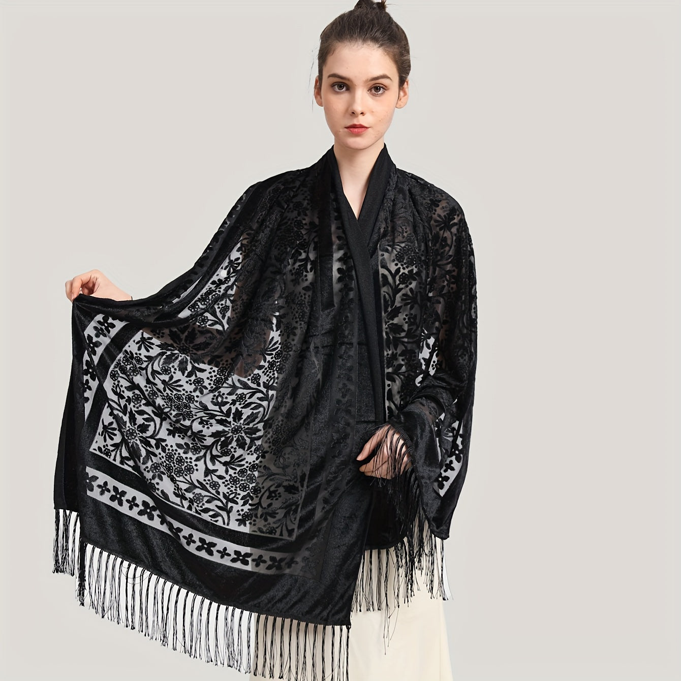 Vintage Velvet Jacquard Shawl - Tassel Detail, Elegant Warmth & Sun-Proof Accessory for Evening Events