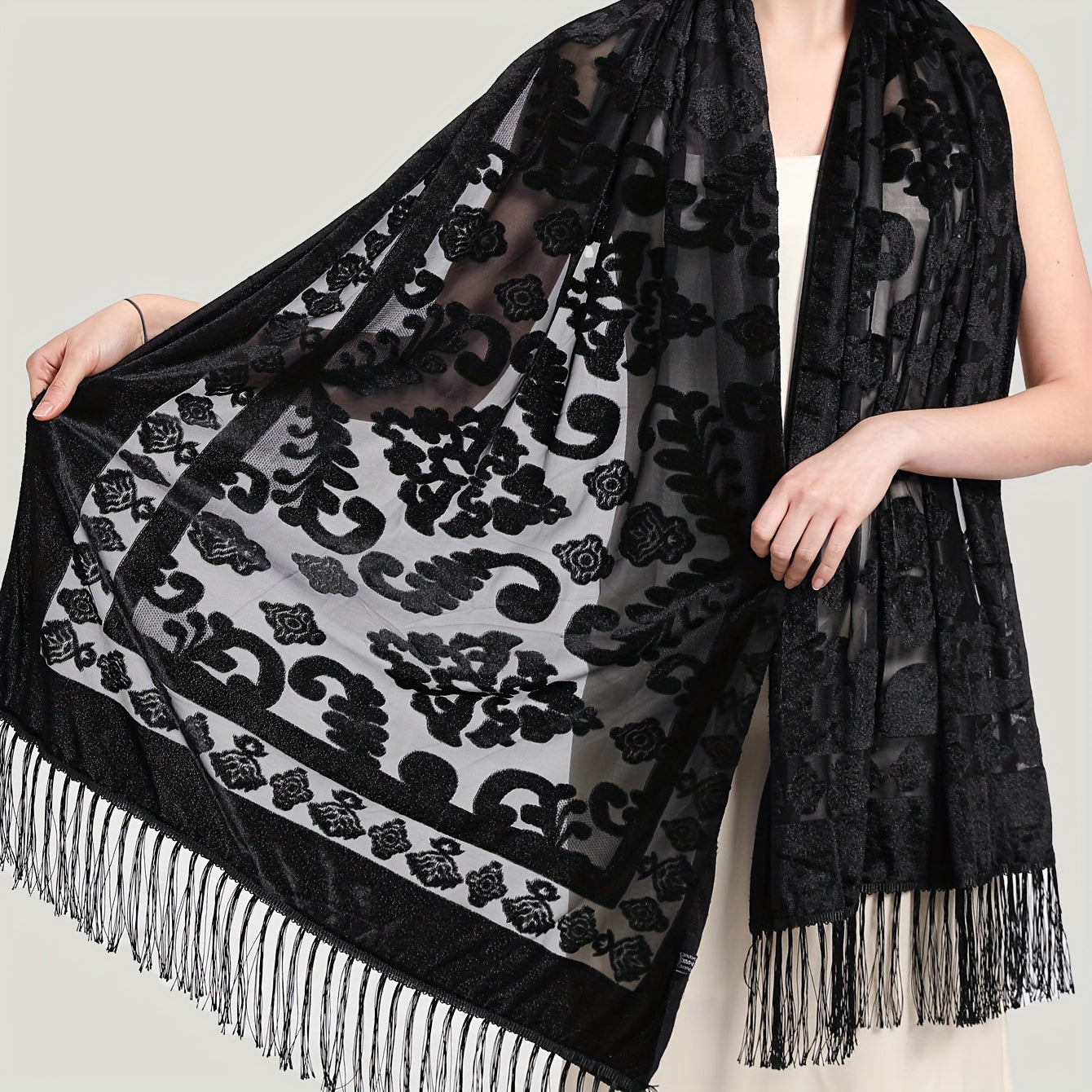 Vintage Velvet Jacquard Shawl - Tassel Detail, Elegant Warmth & Sun-Proof Accessory for Evening Events