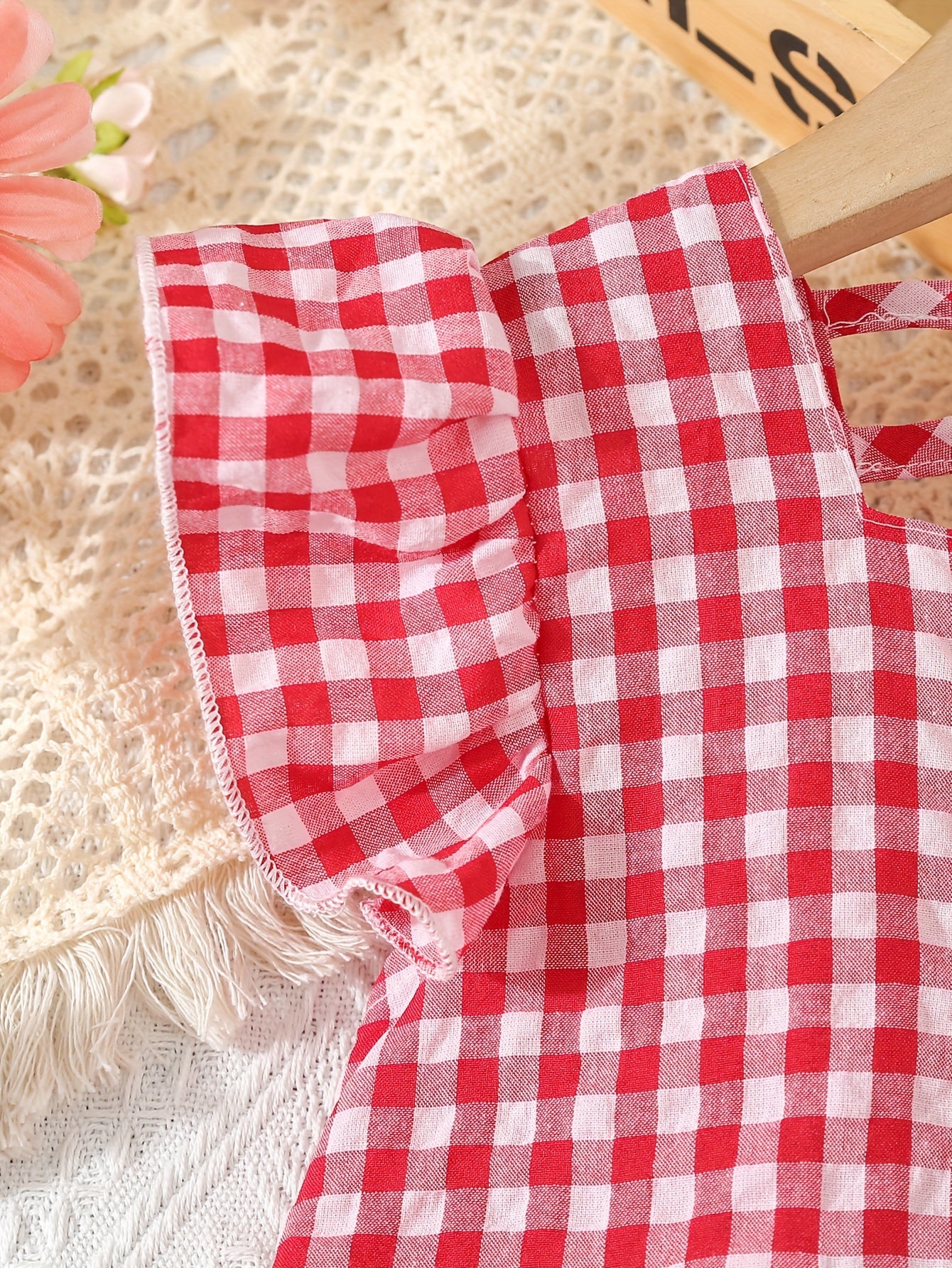 Girls Charming Gingham Ruffle Sleeve Dress Shirt - Fashionable Square Neck, Lettuce Trim, Non-Stretch Woven Fabric, Machine Washable, Perfect for Summer Picnic Outfits and Casual Occasions