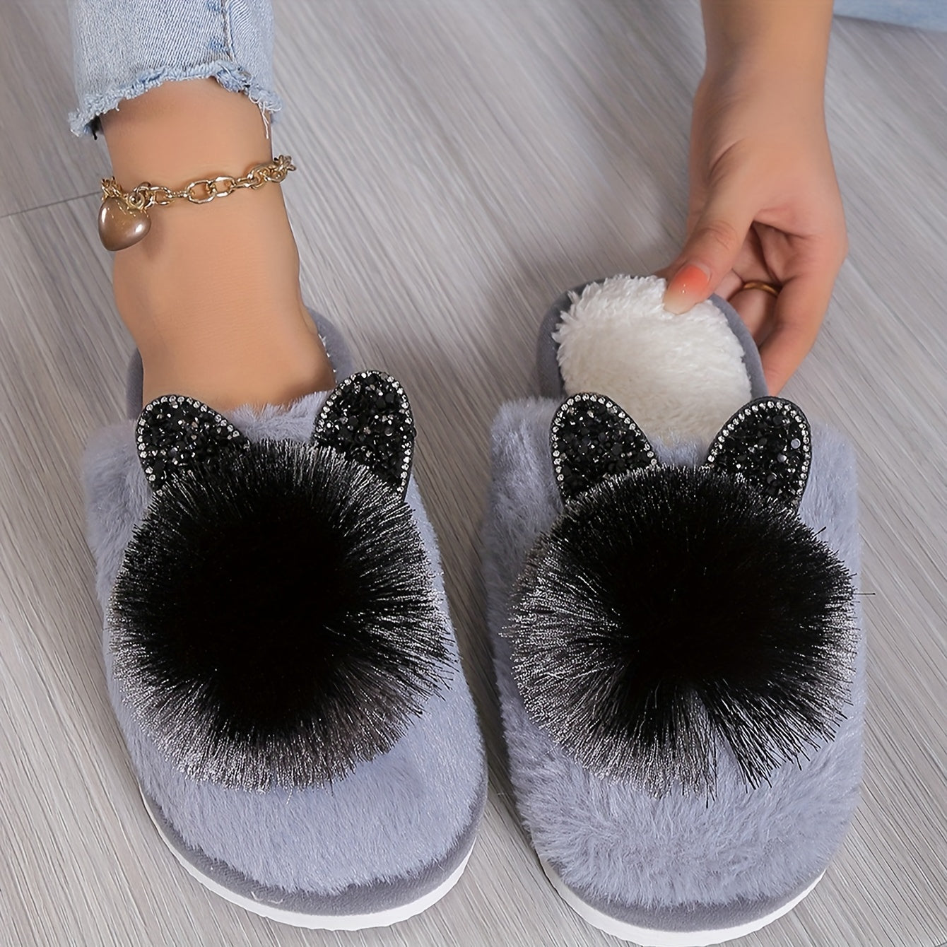 Cute Cat Hear Winter Plush Slippers, Cozy & Warm Pom-pom Closed Toe Shoes, Comfortable Flat Home Slippers