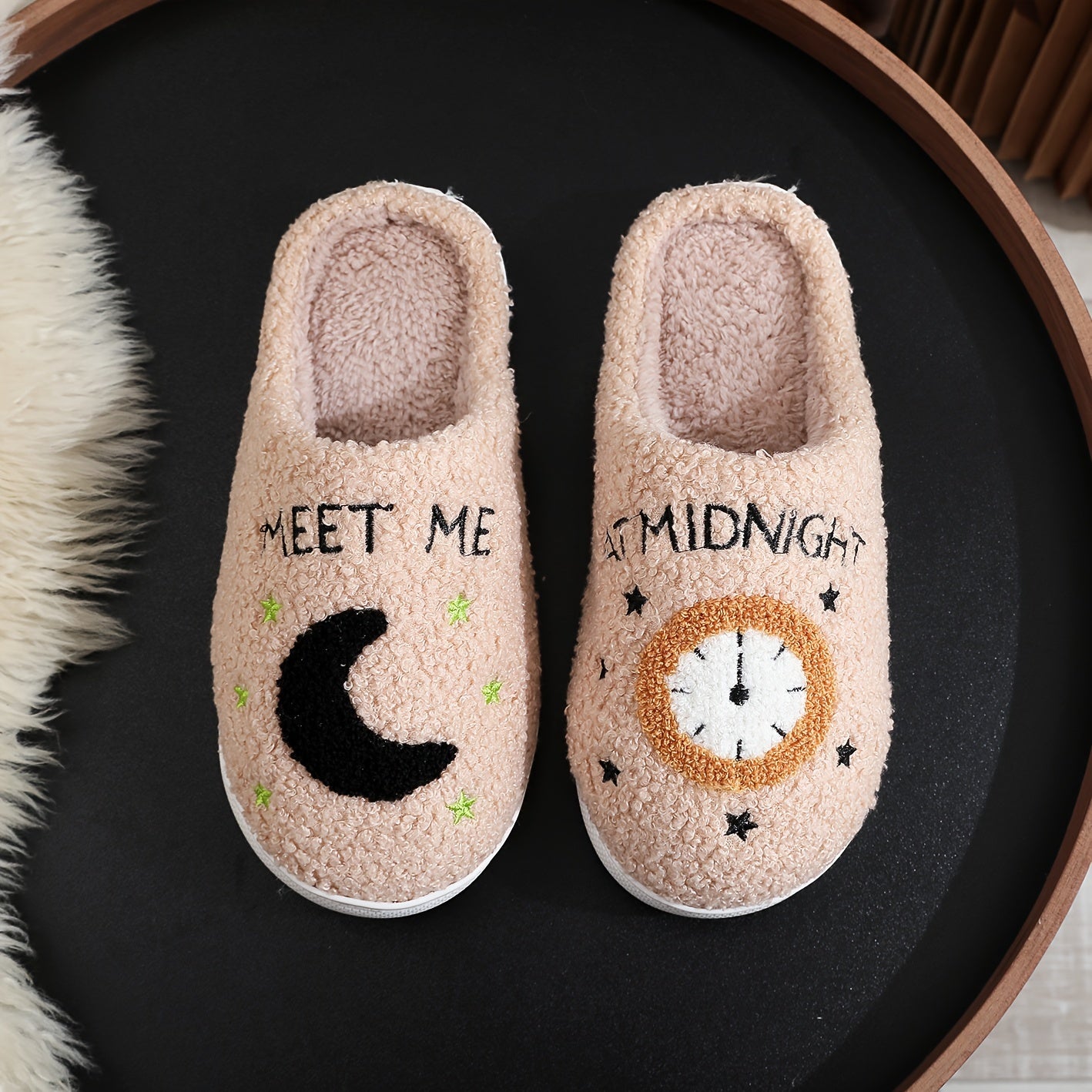 Clock & Moon Pattern Fuzzy Slippers, Winter Closed Toe Flat Bedroom Shoes, Cozy & Warm Home Slippers