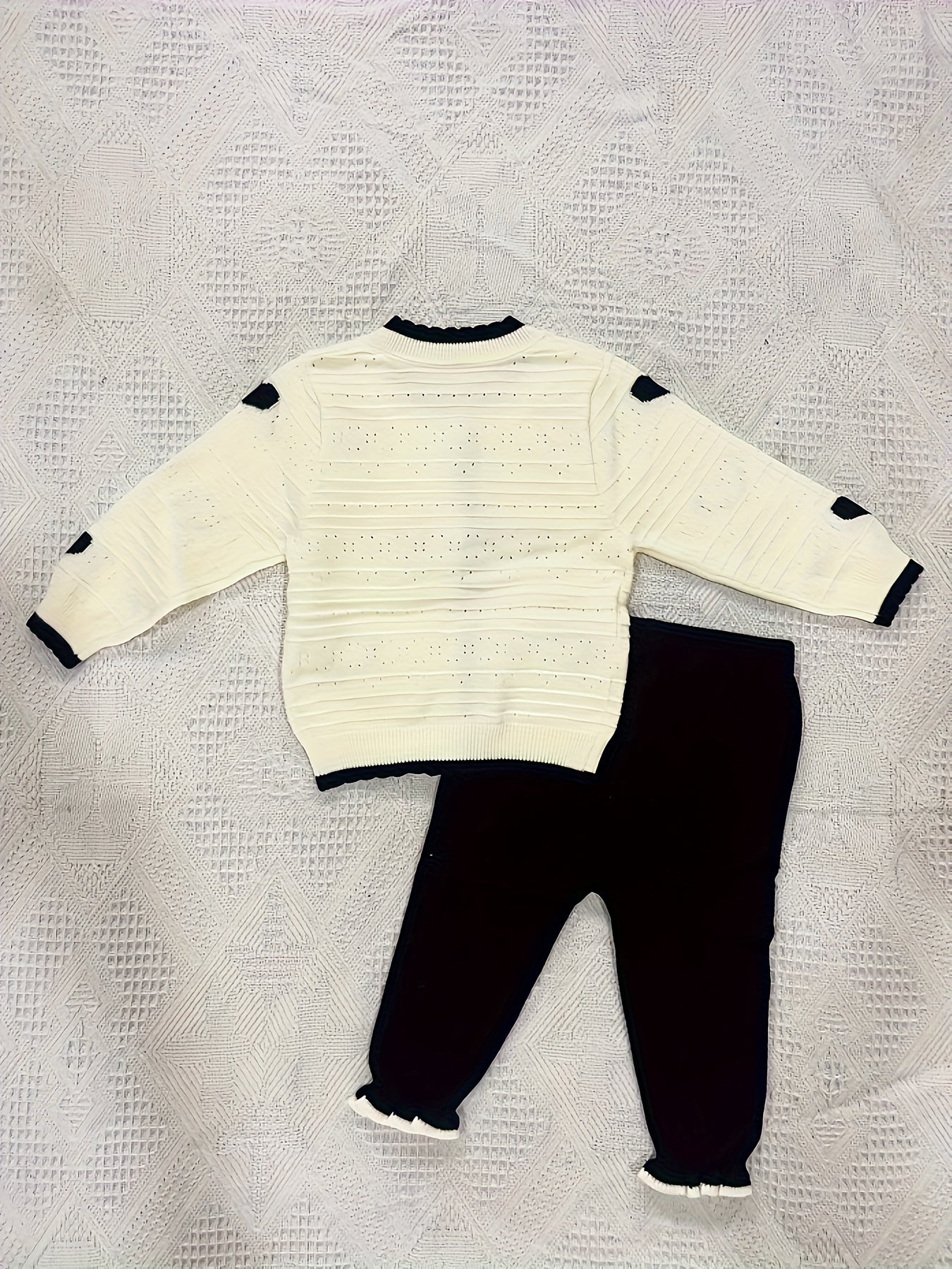 2pcs Adorable Heart Pattern Baby Girl's Sweater Cardigan Set - Soft Knitted Fabric, Casual Style, Warm Winter Fall Clothing - Toddler & Infant Girl's Outfit for Cold Weather