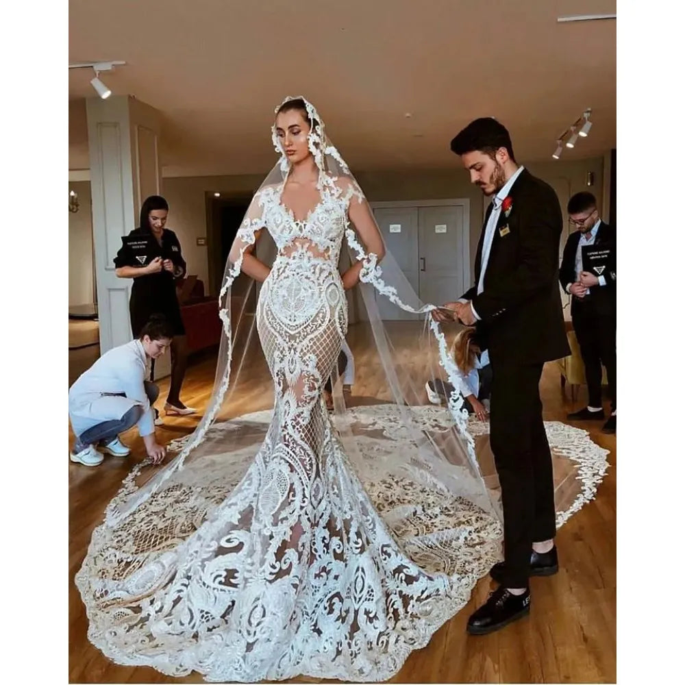 Stunningbride  Gorgeous Mermaid Wedding Dresses Sleeveless V Neck Lace Bridal Gowns Covered Button Back Plus Size Saudi Arabic Dubai Bride Dress