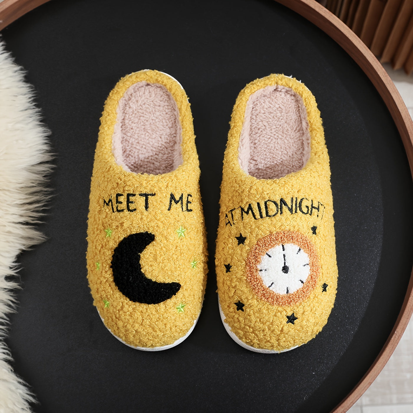 Clock & Moon Pattern Fuzzy Slippers, Winter Closed Toe Flat Bedroom Shoes, Cozy & Warm Home Slippers