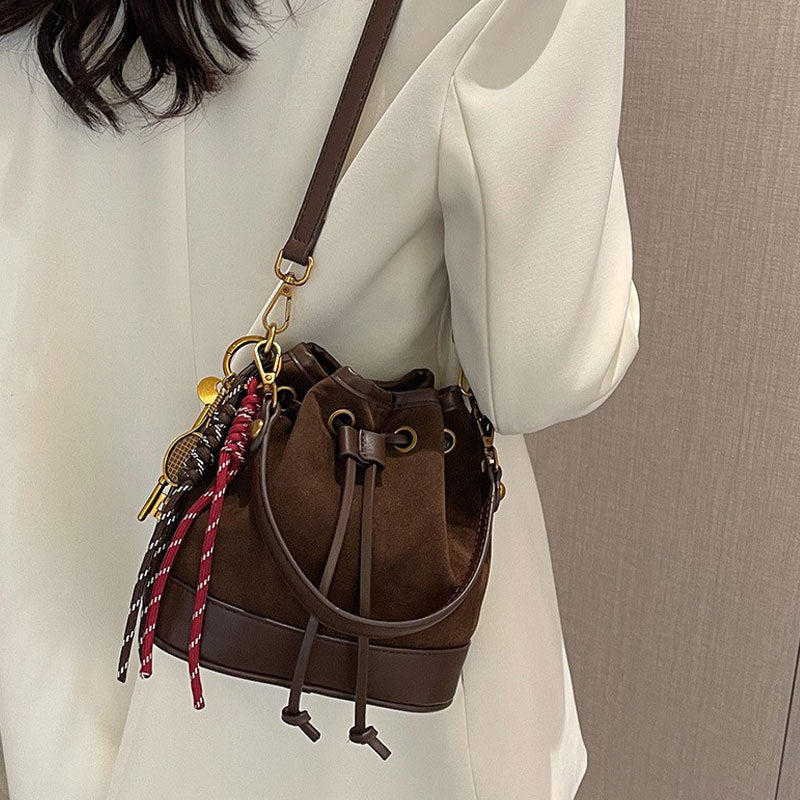 2025 Bucket bag women's autumn and winter new matte messenger bag Korean version casual versatile bag can be wholesale on one shoulder