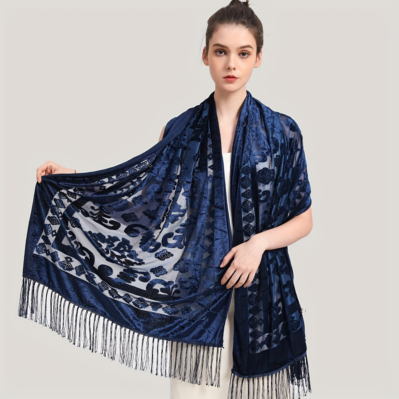 Vintage Velvet Jacquard Shawl - Tassel Detail, Elegant Warmth & Sun-Proof Accessory for Evening Events