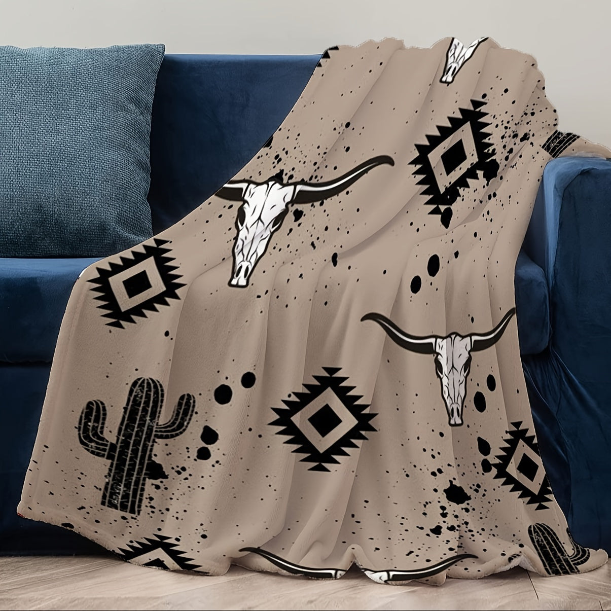 1pc Rustic Western Flannel Fleece Blanket, French Style, Soft Cozy Throw Blanket, Bull Skull And Cactus Design, Home Decor, For Halloween