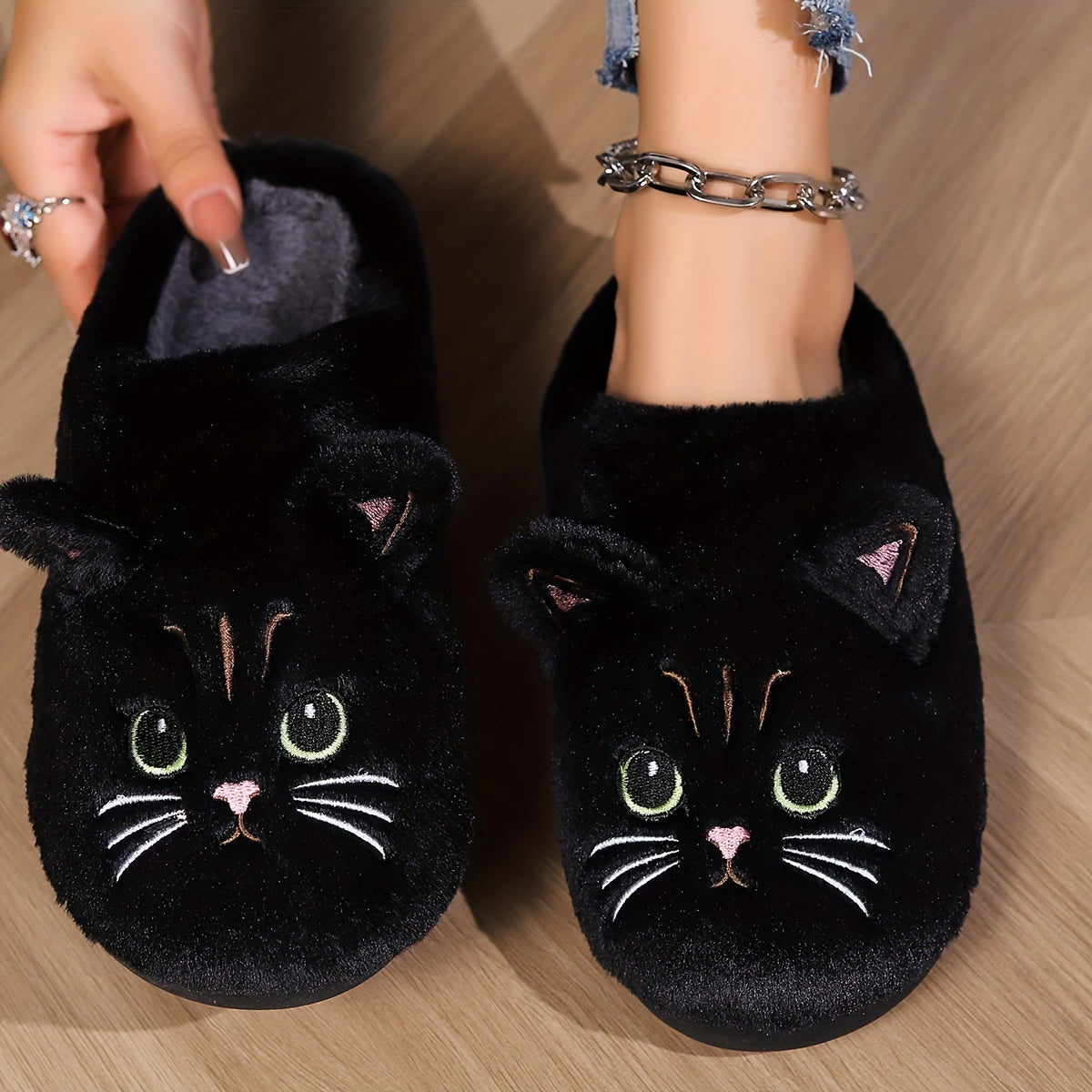 Comfy Kawaii Cat Home Slippers - Solid Color Plush Fabric, Cozy Closed Toe Winter Shoes with a Soft Sole