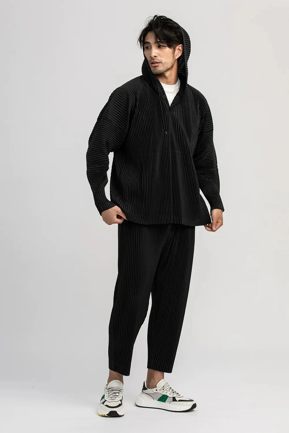 Mens Pants Miyake Pleated Straight Men Clothing Black Pencil Cropped Street Wears Japanese Style Ankle Length 231024