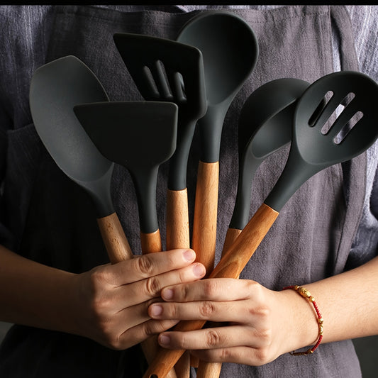 7pcs Silicone Cooking Utensils Set, Food Grade Baking Tools, Chef Kitchen Utensils Non-stick Heat Resistant Silicone Wooden Handle Cooking Tools Whisk Kitchen Tools Set (Black)